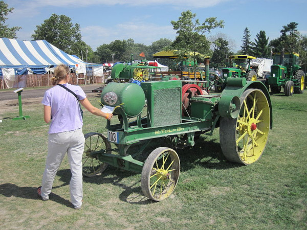 Waterloo Gasoline Engine Company 1917 kerosene-fueled 